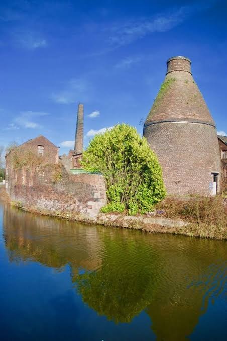Abandoned brick kiln by the canal, Stoke-on-Trent